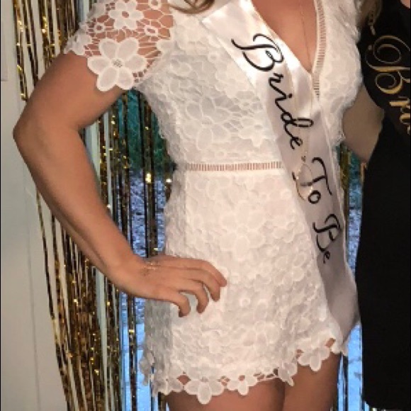 White lace romper - Picture 4 of 4